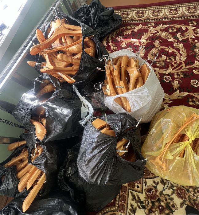 Вешалка донаси 8 минг сўм