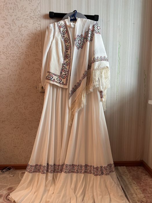 Казакша киым сатылады