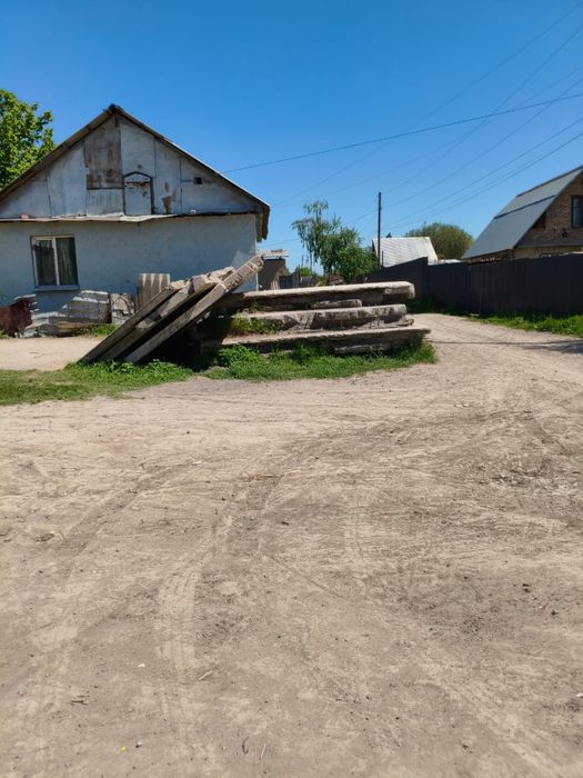 Продам недорого бетонные плиты