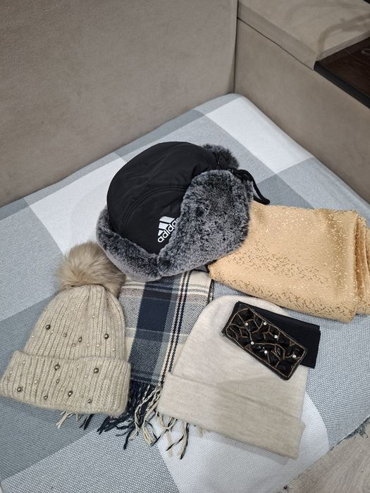 Отдам бесплатно одежду и обувь