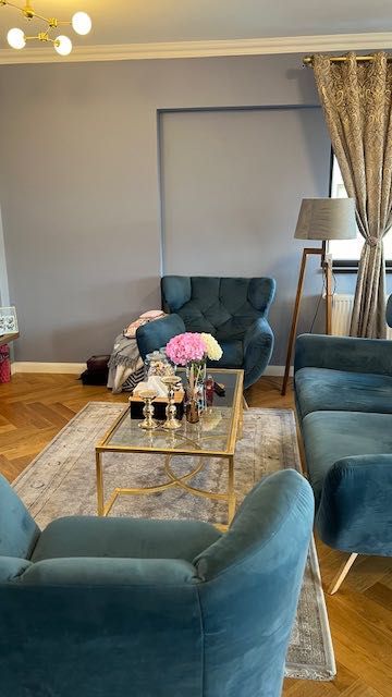 vând apartament 4 camere