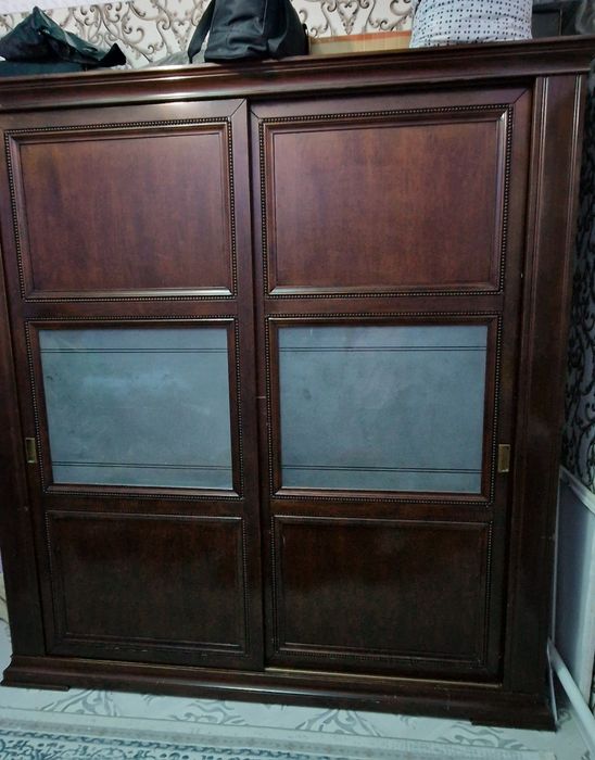 Шкаф купе. Өте жақсы күйде.