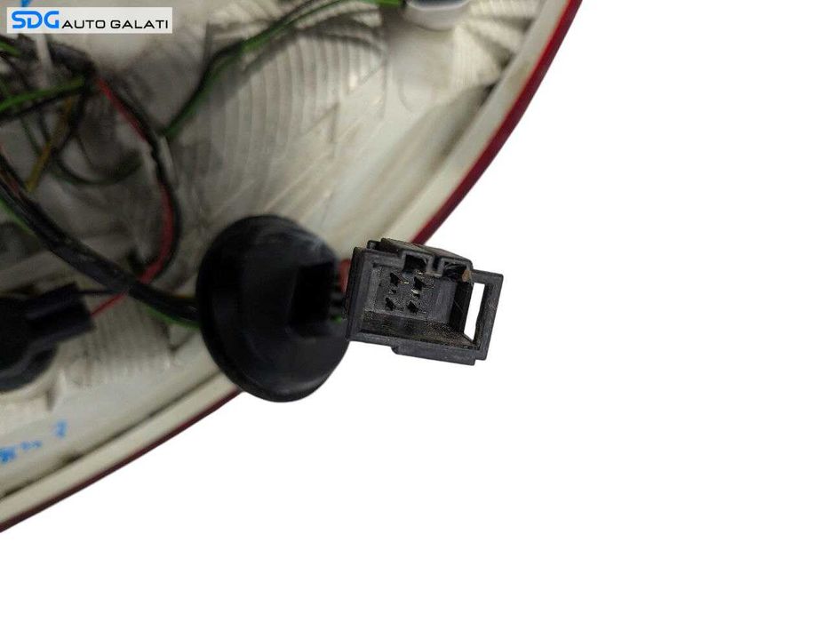 Stop Lampa Tripla Dreapta de pe Aripa Caroserie Skoda Superb 2 Hatchback Berlina Sedan 2008 - 2013 Cod 270502AH4 ZSB3T5945096 [L6847]