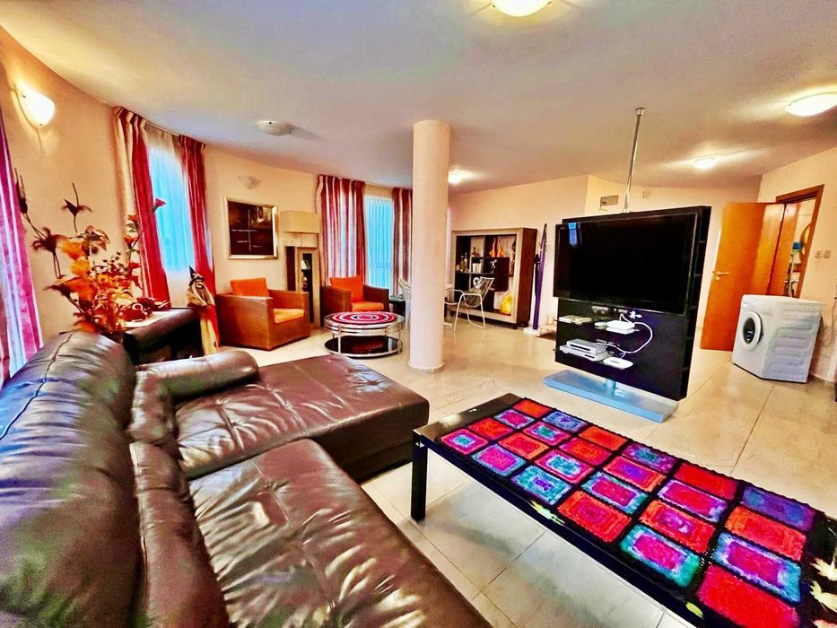 Продава се Къща в Свети Влас - 230 кв.м за 1305 €/кв.м - Снимка #1