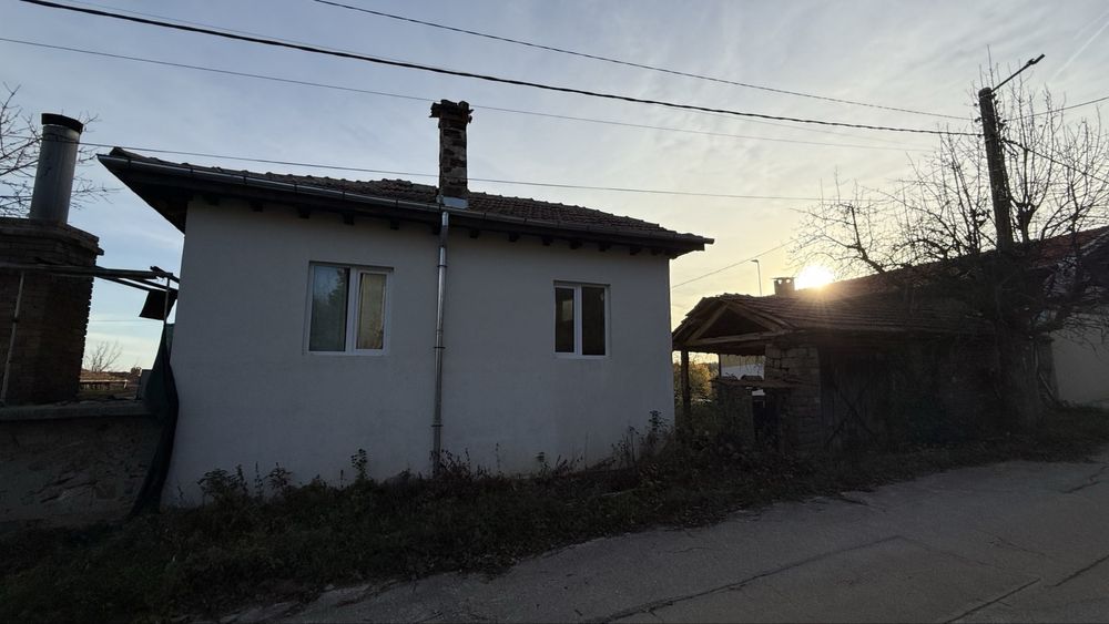 Продава къща с. Здравковец, област Габрово