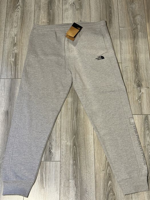 The North Face анцуг