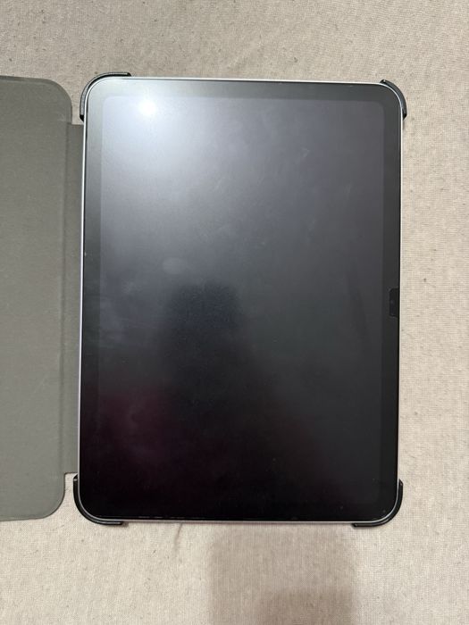 Ipad 10th gen.  Cutie. Schimb garmin