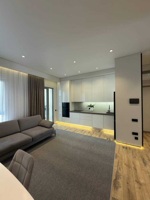 Сквозная 3к в Mirabad Avenue, хай-тек, 2 балкона`