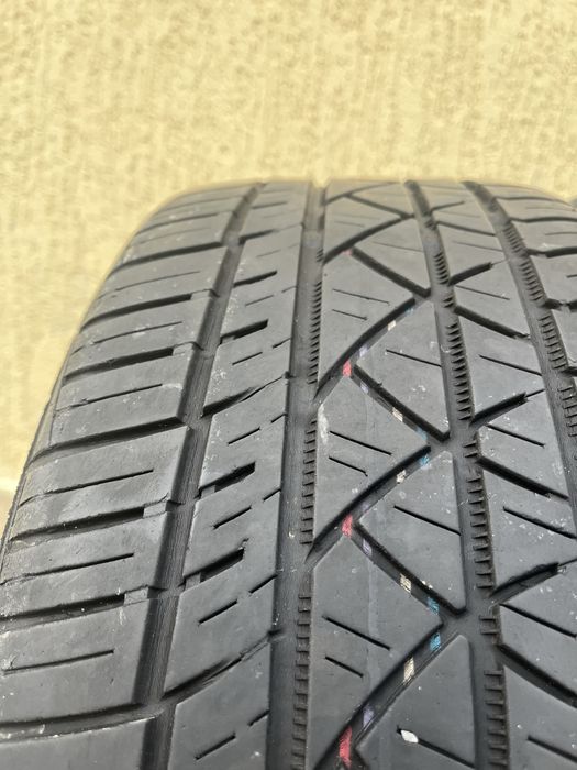 2 бр. всесезонни гуми 215/45/18 Continental DOT 4218/2619 4/6 mm