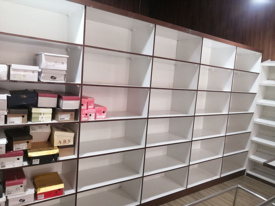 Магазин полкалари сотилади. Холати яхши