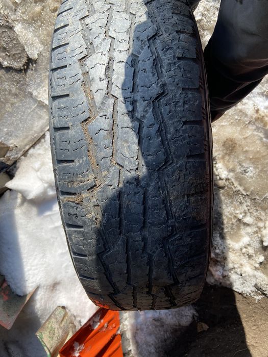 Резина с дискам 245/70 R16 Nokian