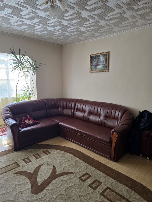 Vand apartament  cu 2 camere