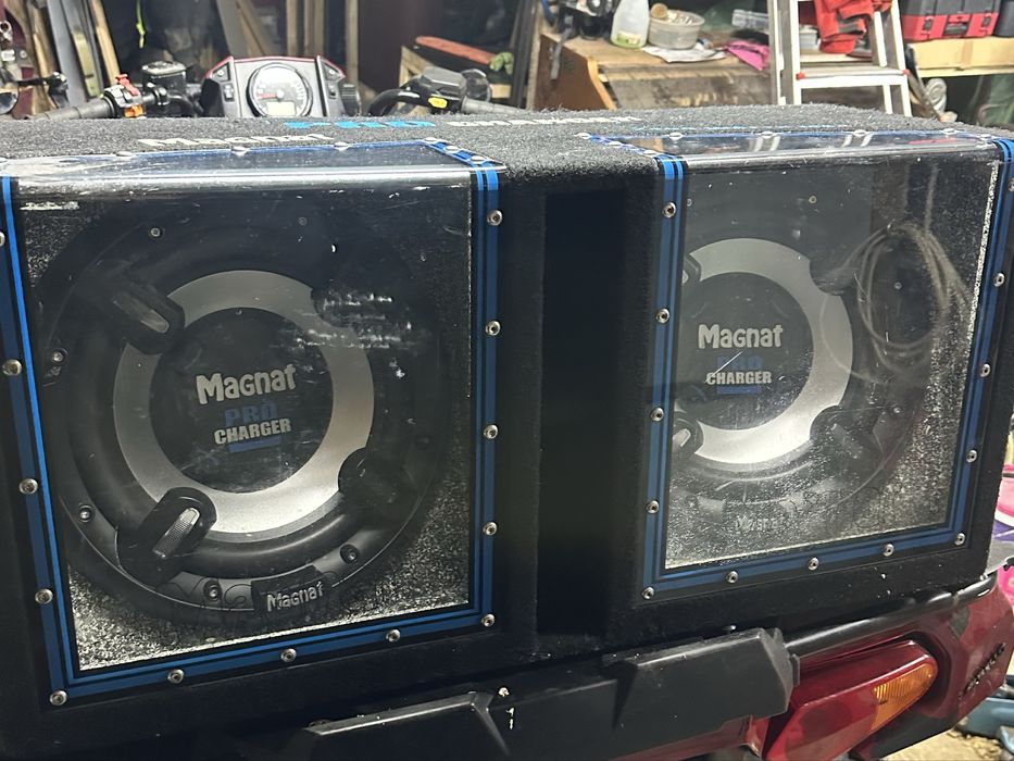 Tub de Bass auto Magnat Pro Charger 230