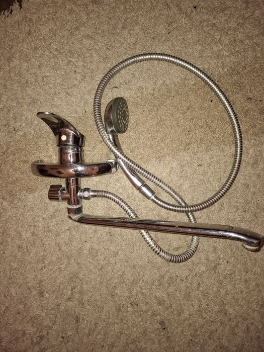 Смеситель для ванной