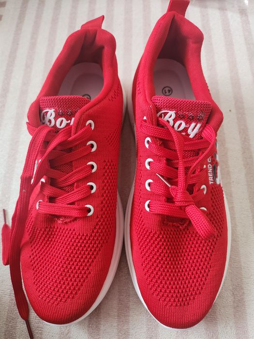 Нови мъжки маратонки