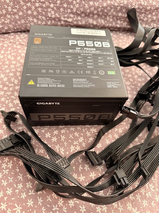 Захранване Gigabyte-P550B