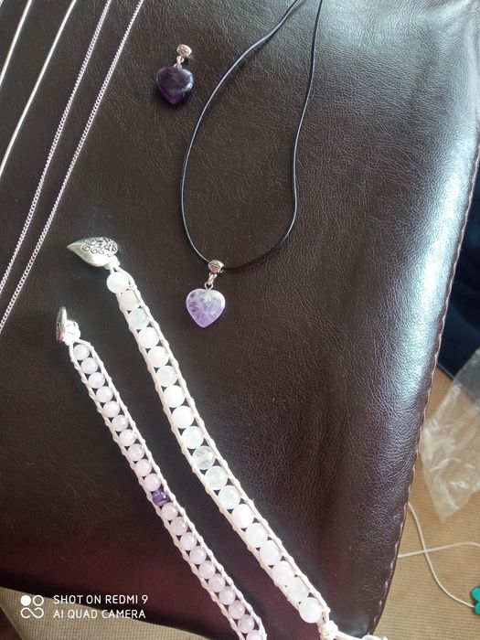 Бижута с камъни естествени