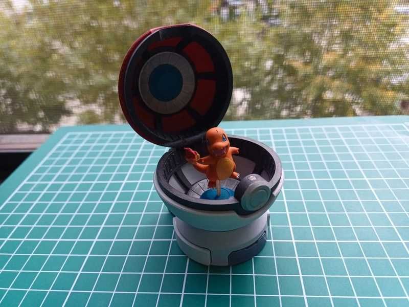 Pokeball Display with Charmander Figure + Stand & Showcase Case