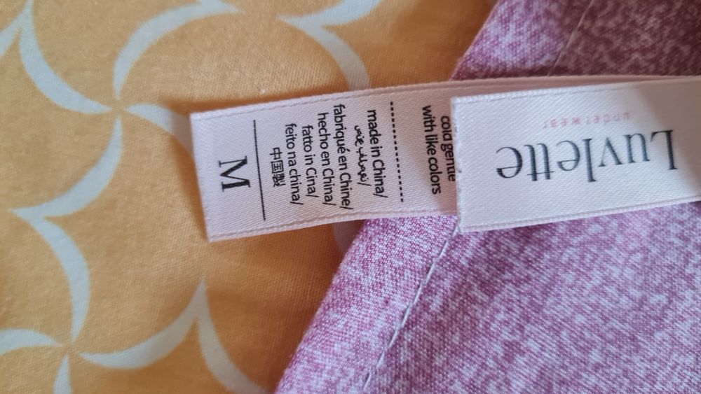 Lot de sutiene și ciorapi
