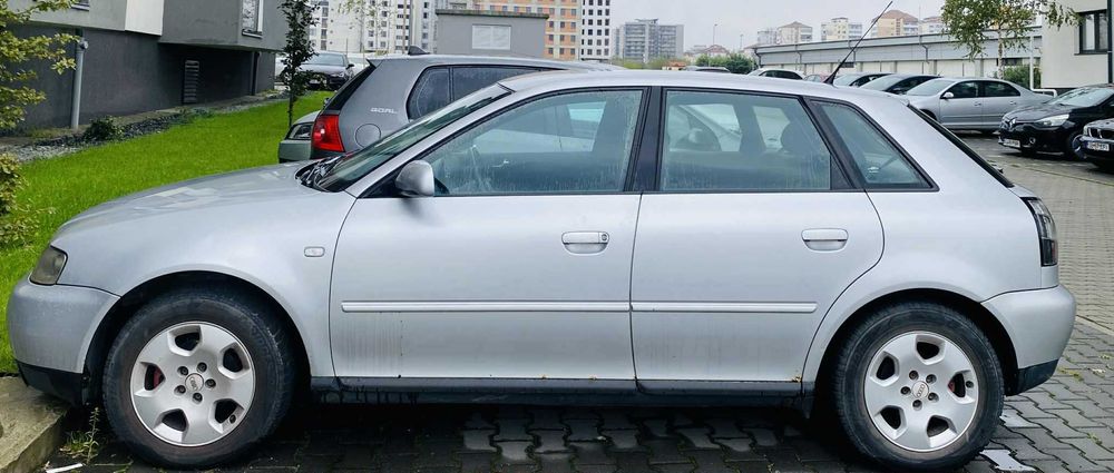Audi A3 2001 1.6 101 CP 5 usi