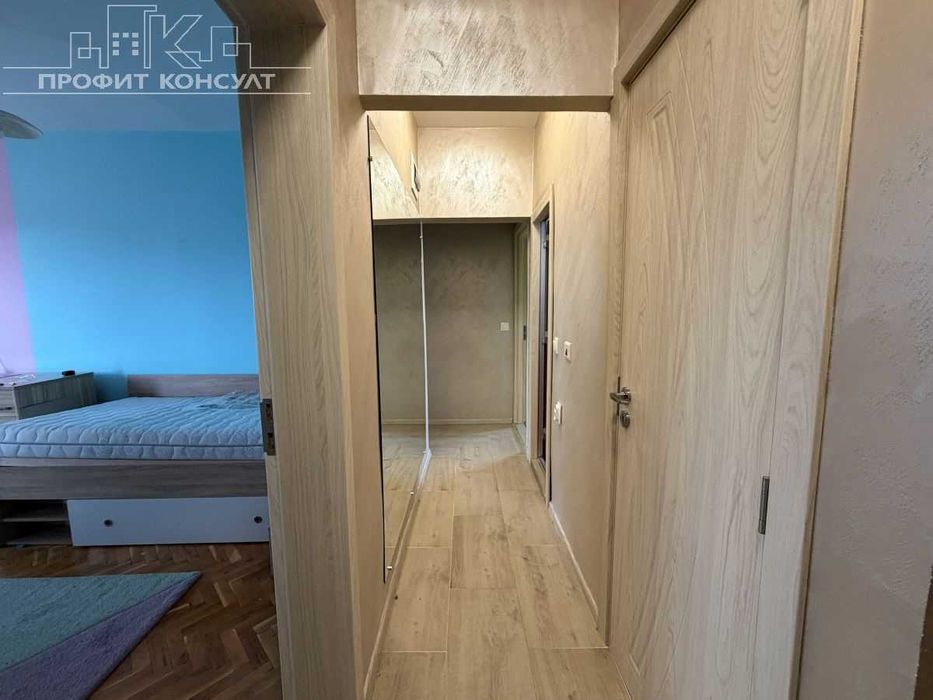 Двустаен, напълно обзаведен апартамент в кв. Зона Б