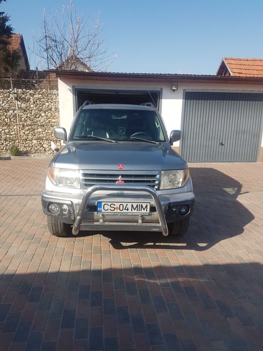 Vand masina 4x4 mitsubishi Pajero Pinin 2100€ negociabil