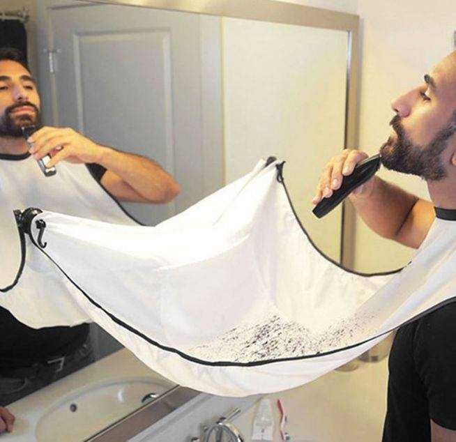 Pelerina tuns barba cu prindere pe oglinda  cadou ideal pentru barbati