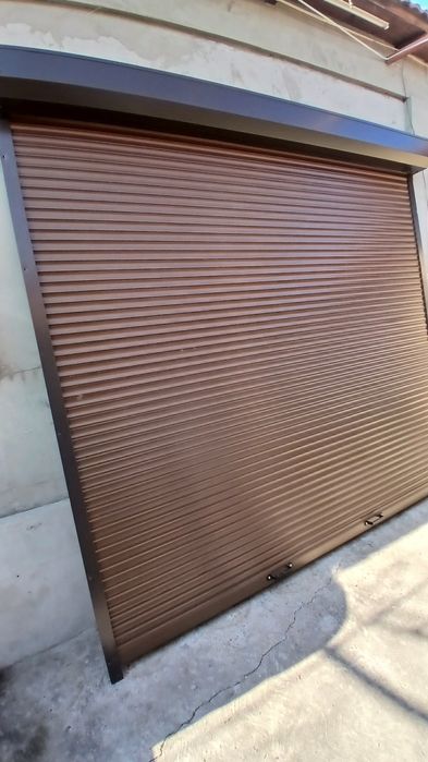 Usa Garaj Tip Rulou sau Spatii Comerciale