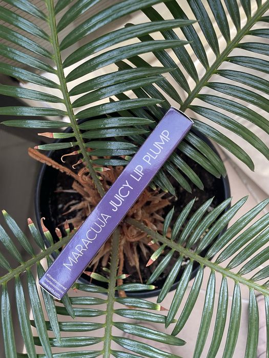 Luciu de buze Maracuja Juicy Lip Plump, Tarte, nuanta Garden Rose, NOU in ambalajul original
