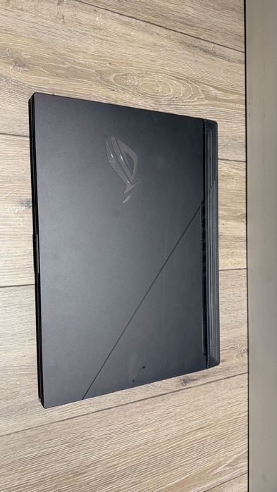 Ноутбук ASUS rog strix scar 17