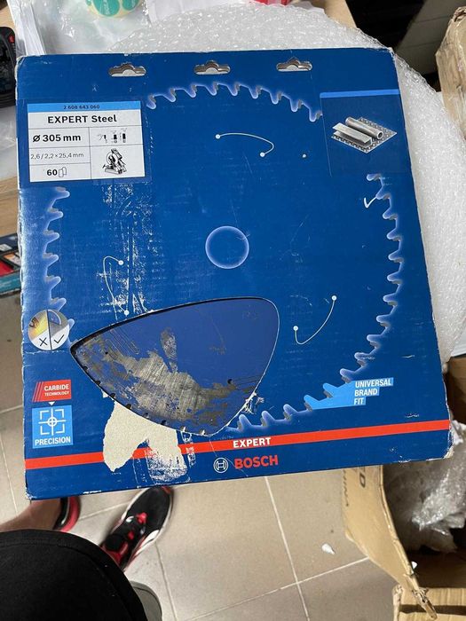 Panza de fierastrau circular Bosch Expert for Steel 2608643060, 305x25.4x2.6 mm dimensiune, 60 dinti