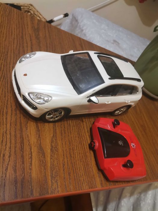 Реалистични колички с дистанционно оправление