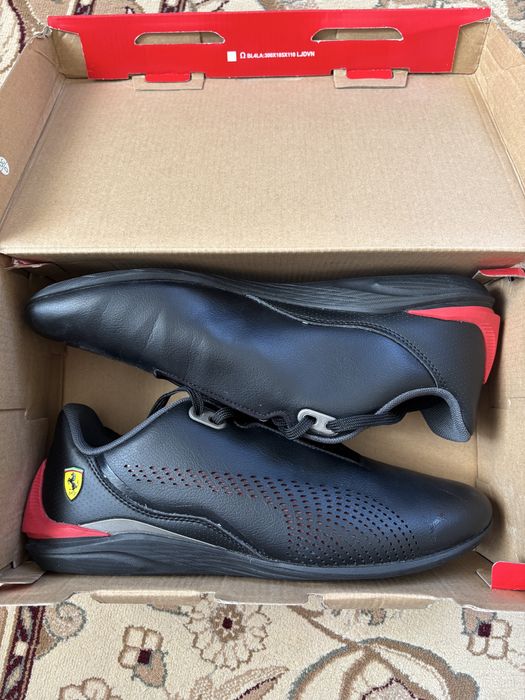 продам кроссовки Puma Ferrari оригинал.