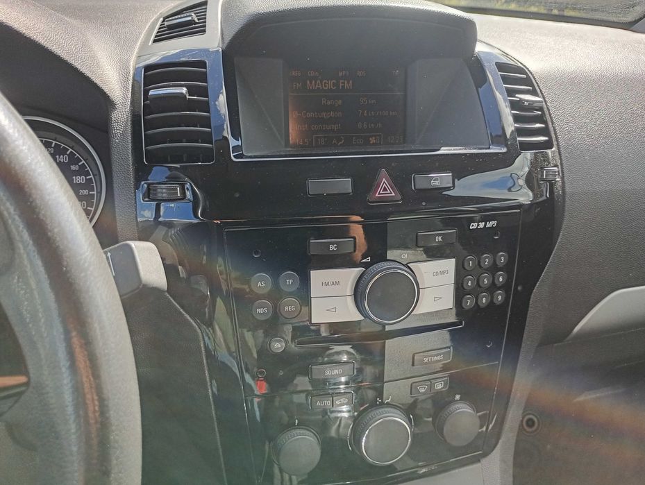 Vânzare autoturism monovolum