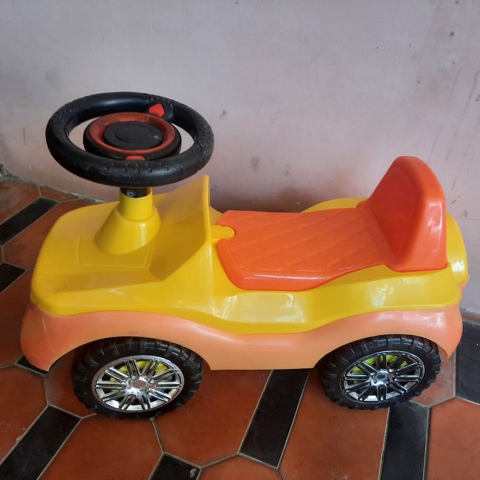 Срочно детская машинка