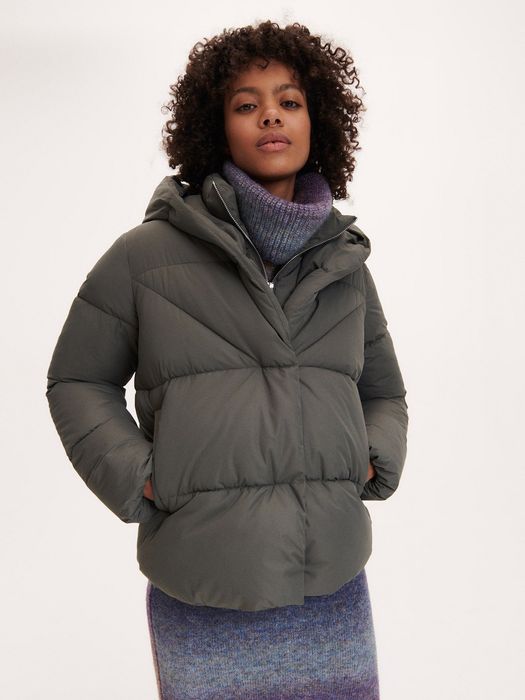 Vând geacă puffer Reserved, culoare verde prăfuit