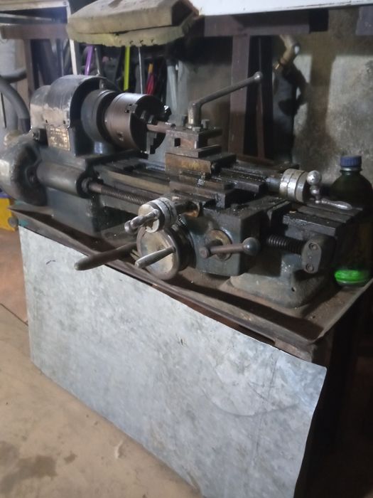 Токарный станок.
