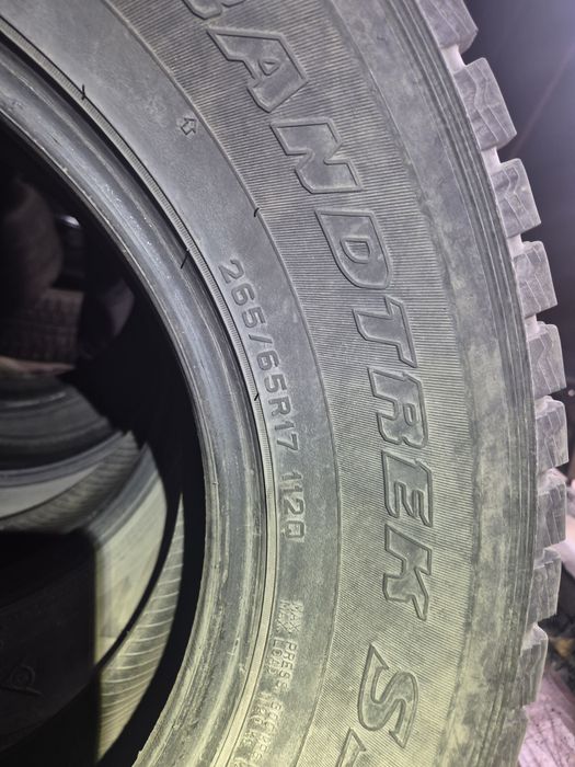 Продам резину Dunlop 265/65/17
