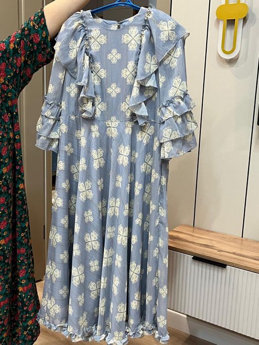 Тез арада көйлектер сатылады