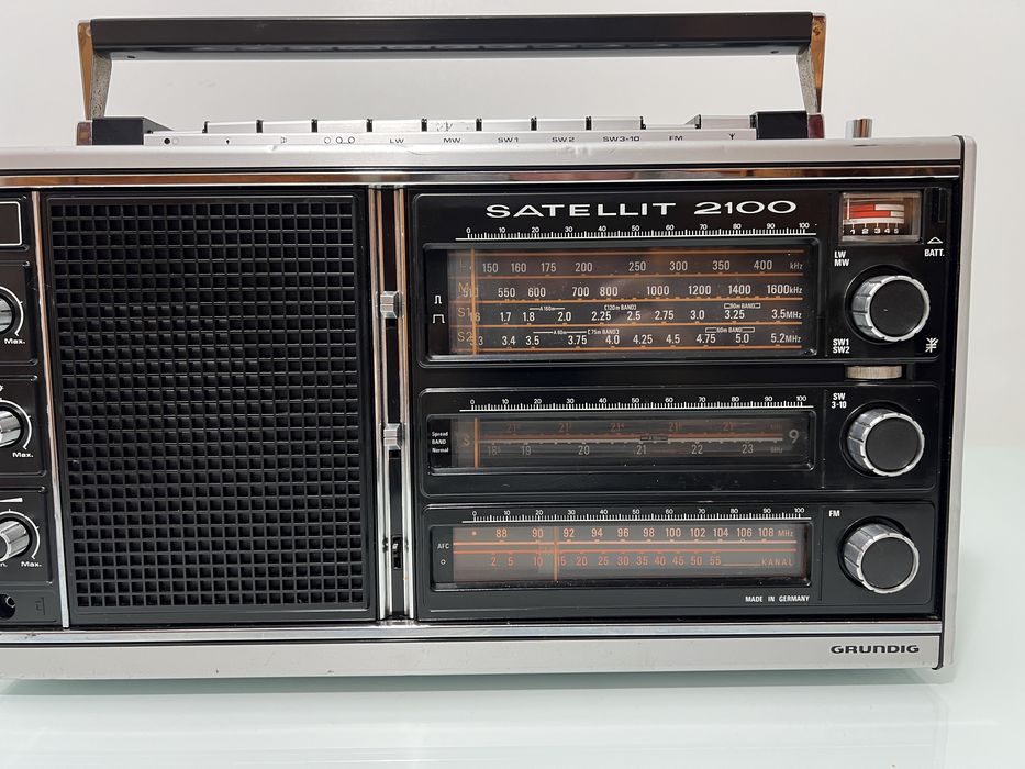 Radio Grundig Satellit 2100