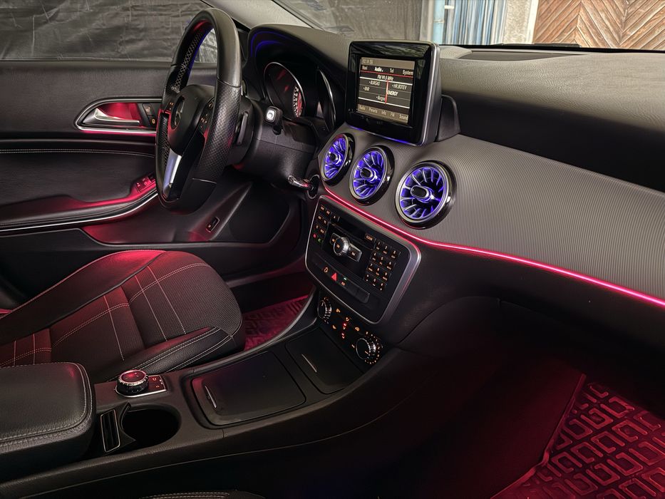 Mercedes амбиентно осветление, Светещи въздуховоди и 3D Говорители