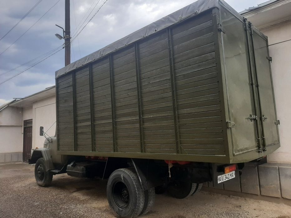 Zil 131 dilnamer sotiladi 1977 yil holati alo Narhi 9500$ kami bor