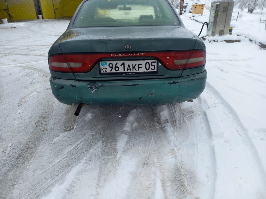 Продам  Митсубиси  галант 1993