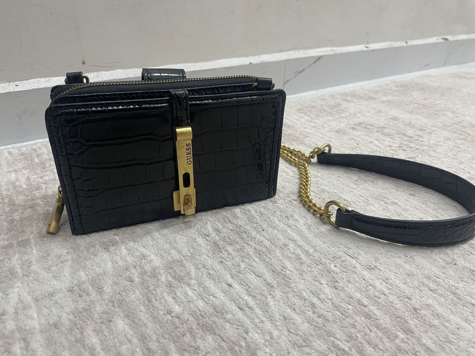 Дамска чанта Guess