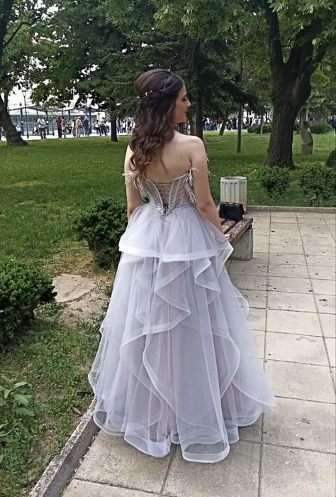 Сива бална рокля