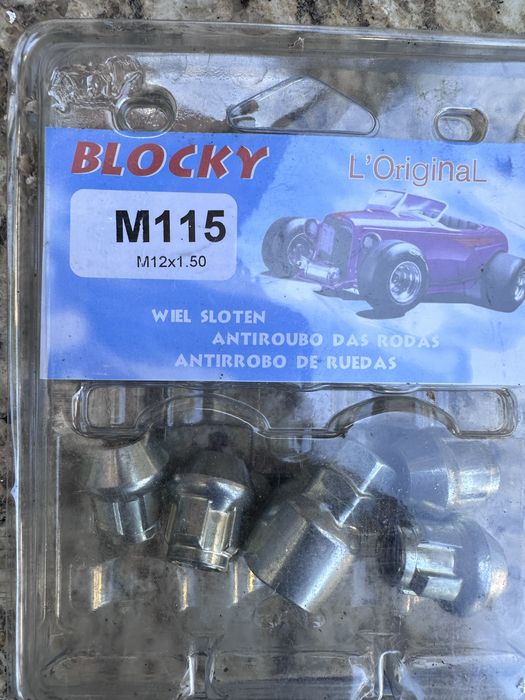 Секретни болтове