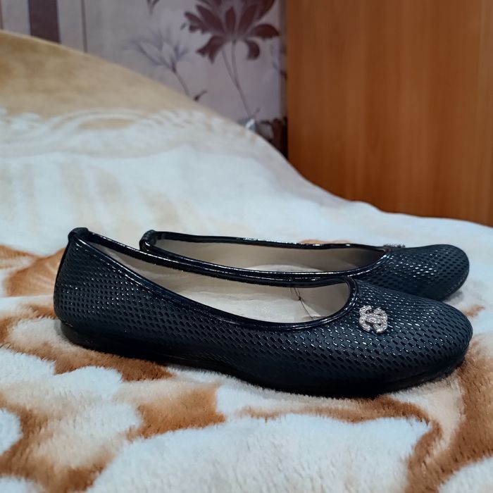 Отдам женскую обувь