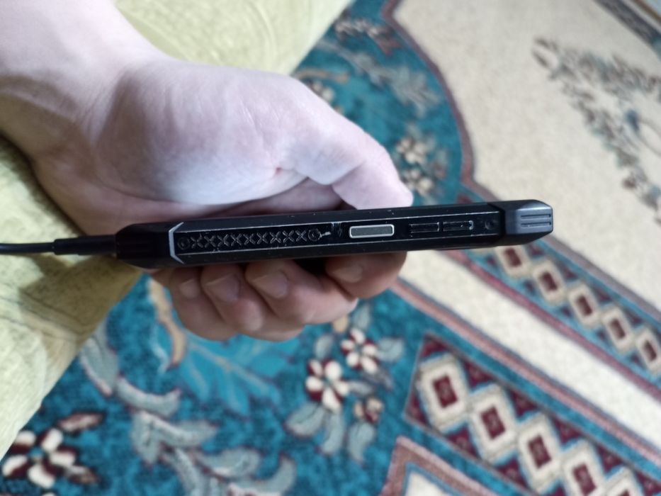 Телефон Doogee smini