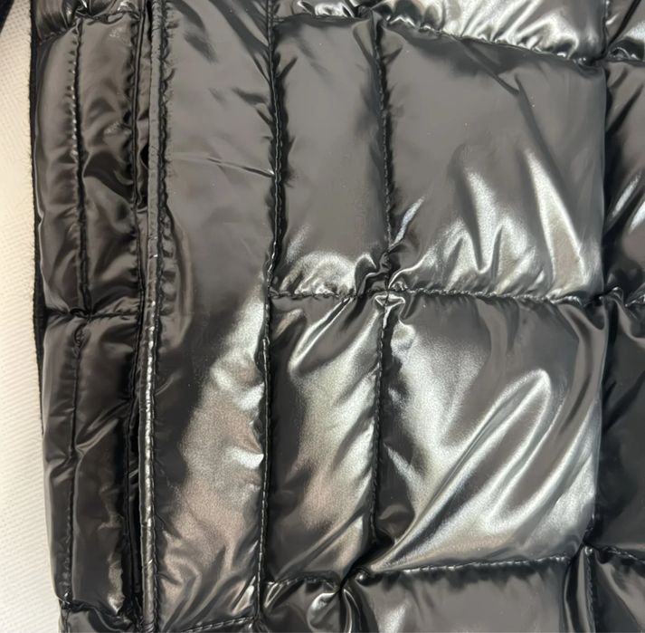 Куртка Moncler.