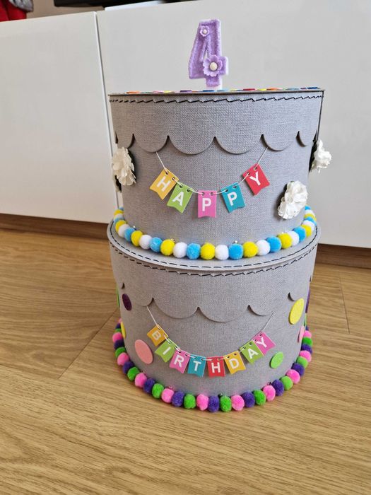 Картонена торта за рожден ден